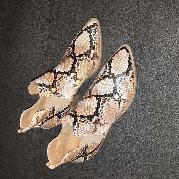 Universal Thread Shoes - Ankle boots sz 7.5